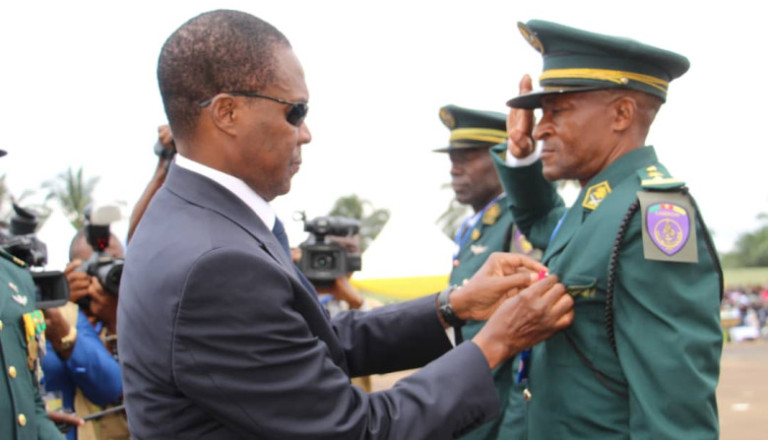 MINDEF : “arrosage ” des galons oblige !