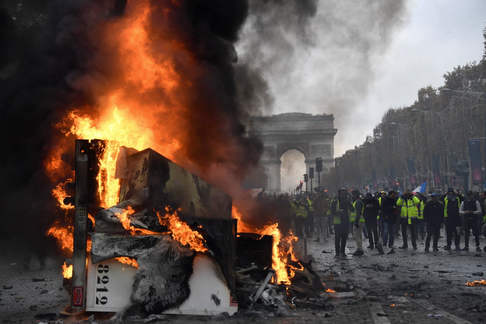 Émeutes en France : Paris face à ses propres miroirs!